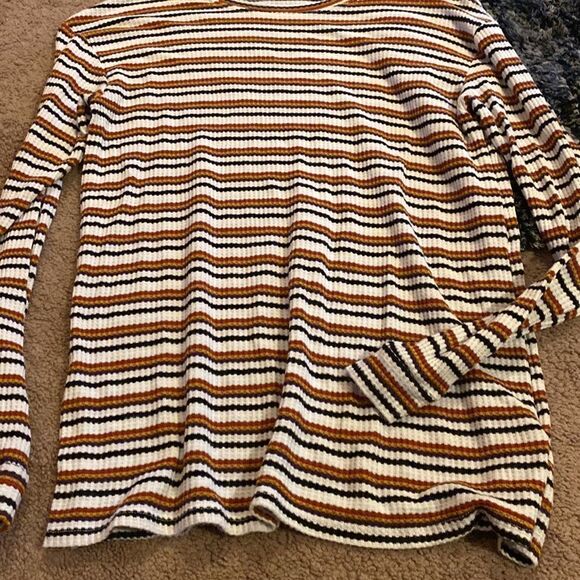 Project social T/urban outfitters long sleeve - Picture 2 of 4